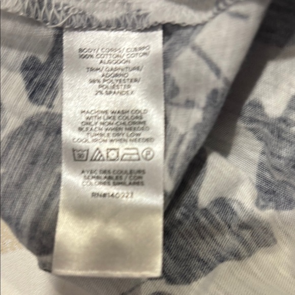 Loft small Floral print Black and White Women's Top - NWT - Picture 4 of 4